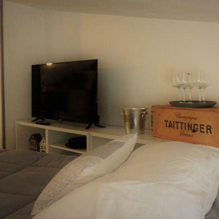 Casa Leonardo Liam Apartment Касерта Екстериор снимка