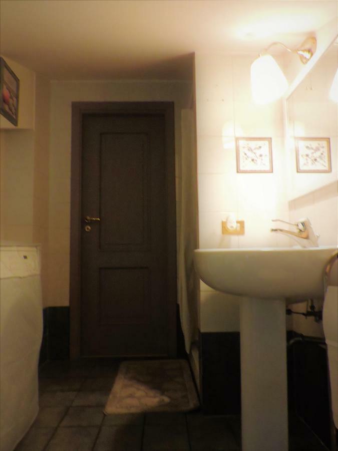 Casa Leonardo Liam Apartment Касерта Екстериор снимка